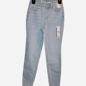 NWT No Boundaries Juniors High-Rise Skinny Jeans Size 00
